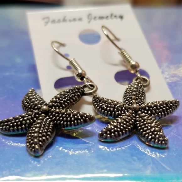 NEW! Starfish Earrings - Picture 3 of 4